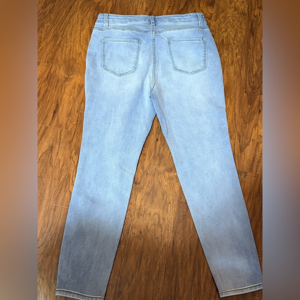 Time and Tru Women's Light Blue Skinny Jeans - Picture 3 of 5